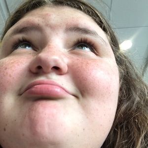 Meet your Posher, Carrie